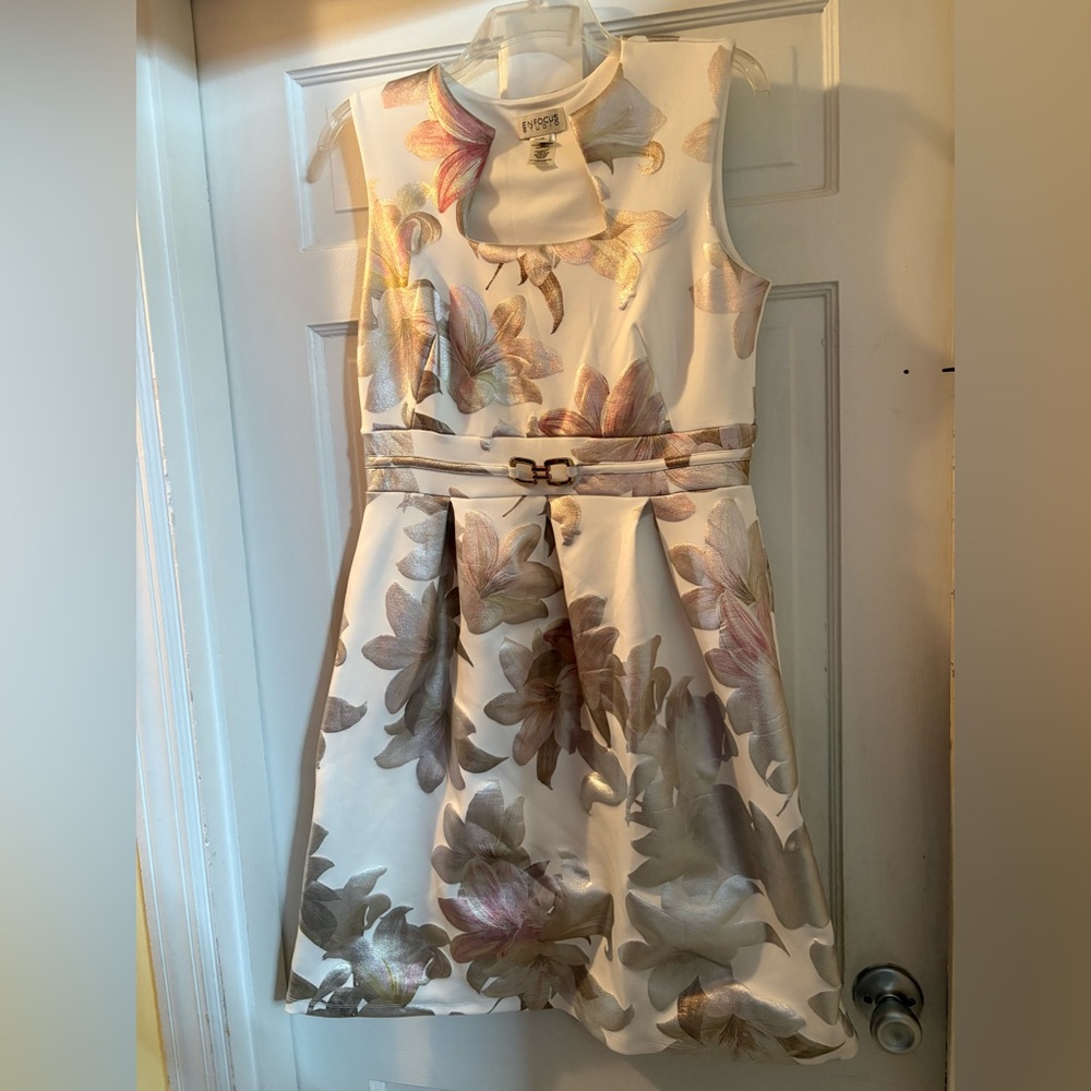 Enfocus Studio White Gold and Purle Metallic Floral Women’s Dress